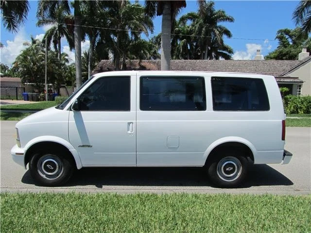 1999 Chevrolet Astro - Image 7 of 12