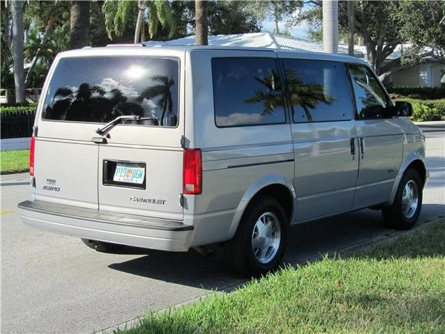 1999 Chevrolet Astro - Image 7 of 12