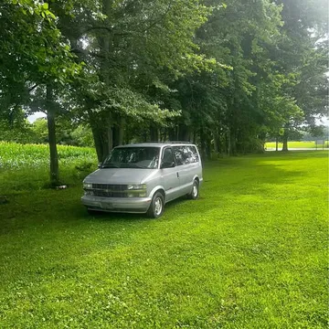 1999 Chevrolet Astro Passenger LS Minivan 3D
