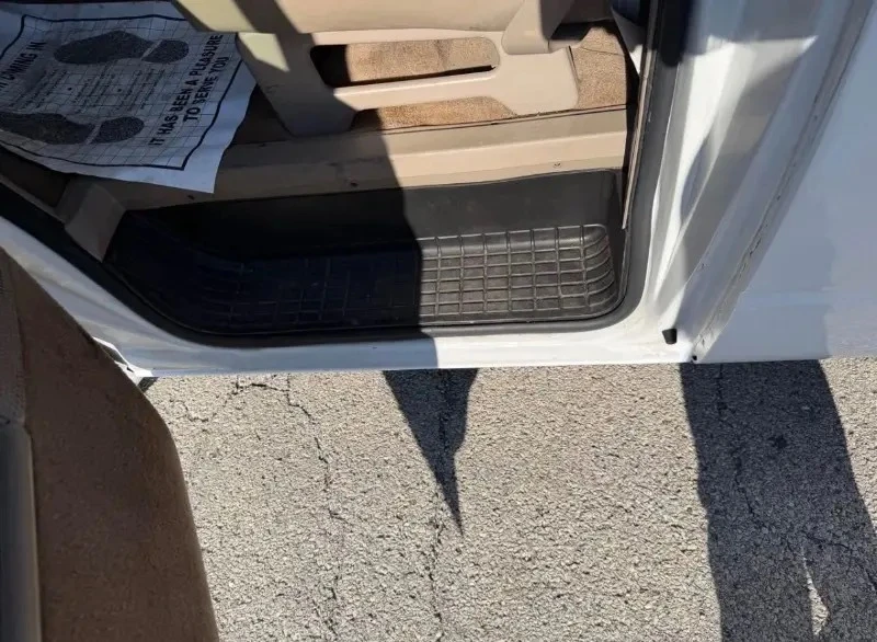 1999 Chevrolet Astro - Image 7 of 18