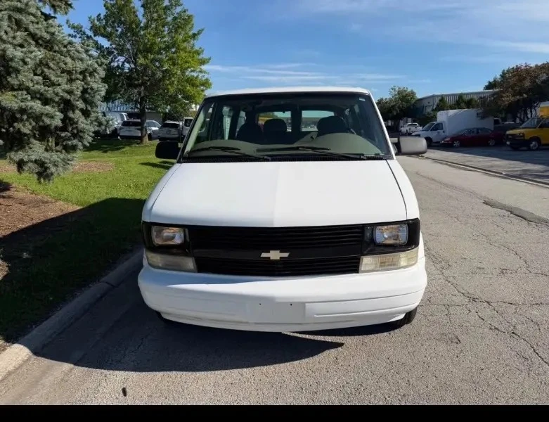 1999 Chevrolet Astro - Image 3 of 18