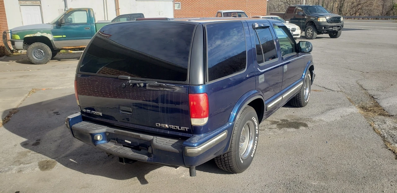 1999 Chevrolet S-10 Blazer 2nd Gen - Image 3 of 15