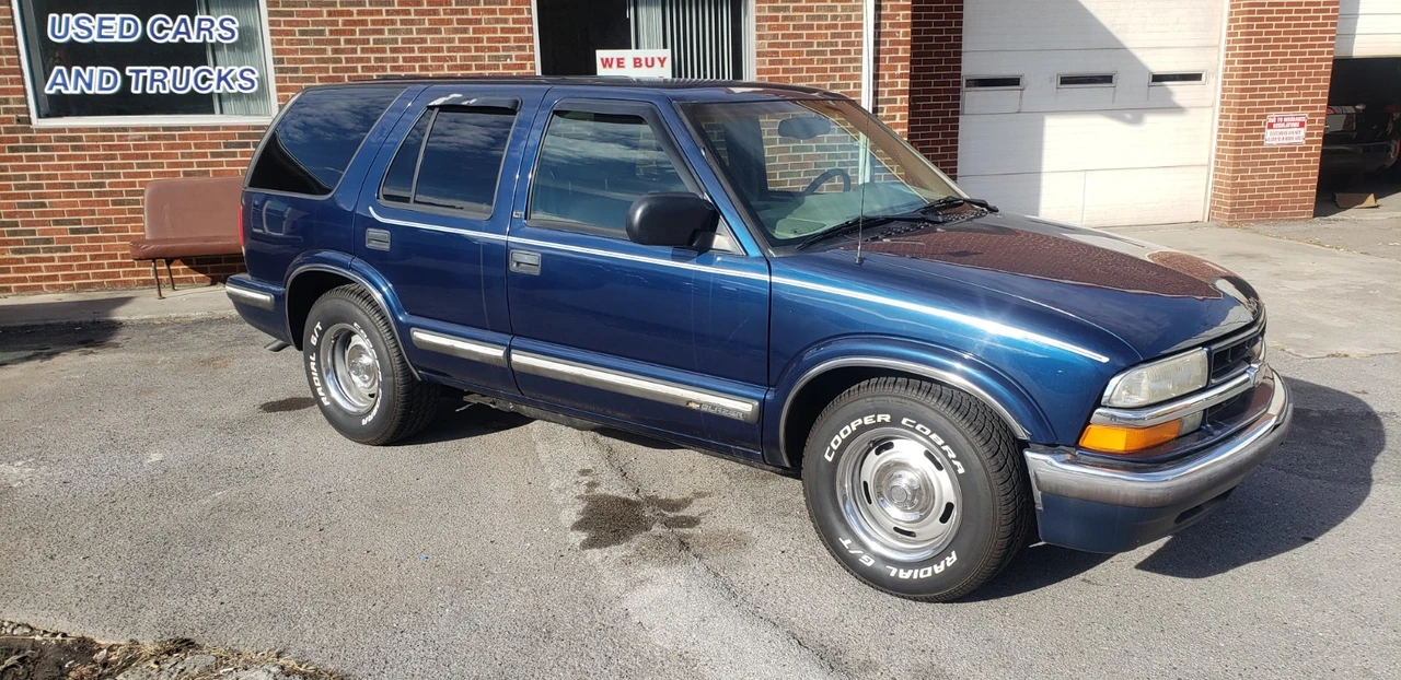 1999 Chevrolet S-10 Blazer 2nd Gen - Image 2 of 15