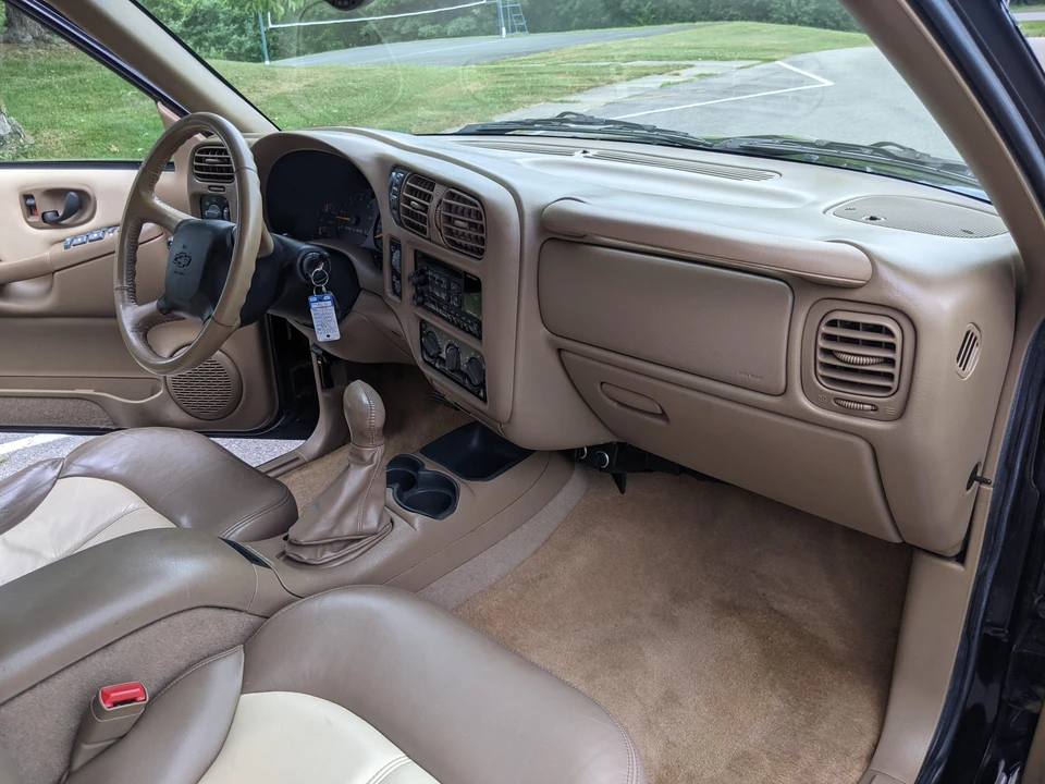 1999 Chevrolet S-10 Blazer 2nd Gen - Image 28 of 31
