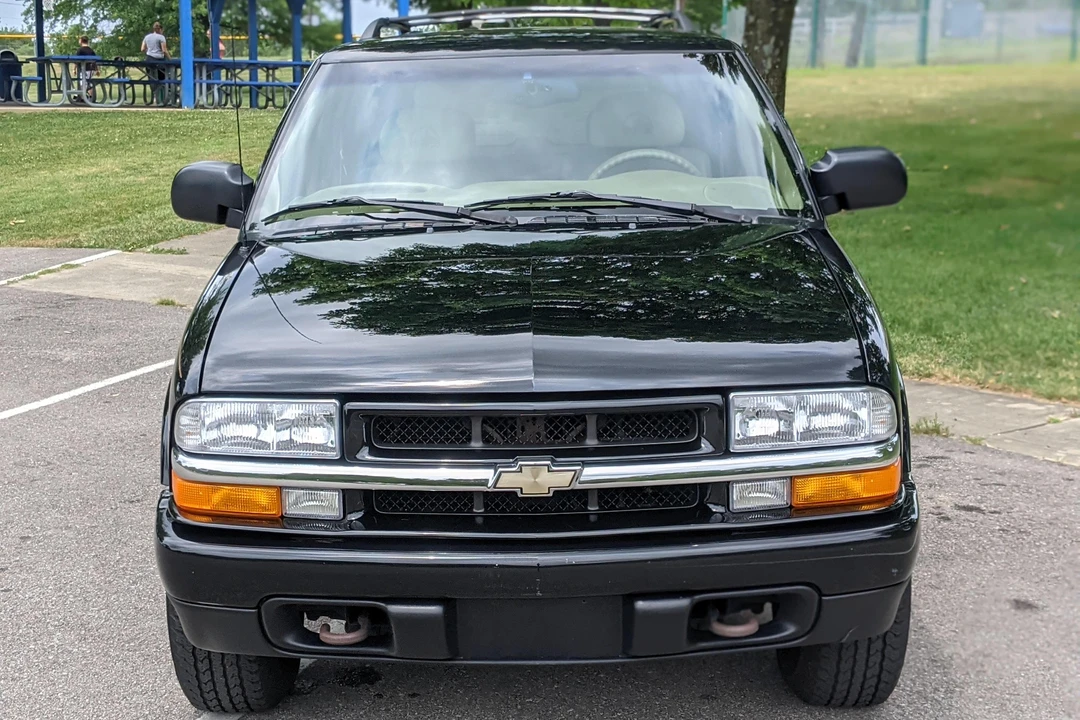 1999 Chevrolet S-10 Blazer 2nd Gen - Image 2 of 31