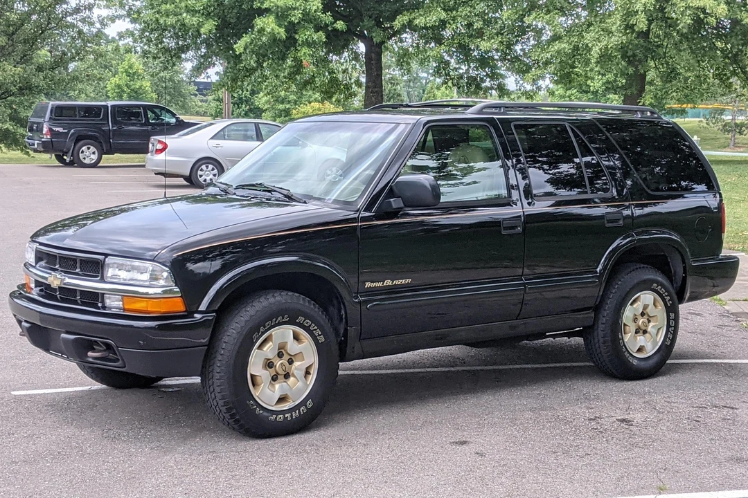 1999 Chevrolet S-10 Blazer 2nd Gen - Image 3 of 31