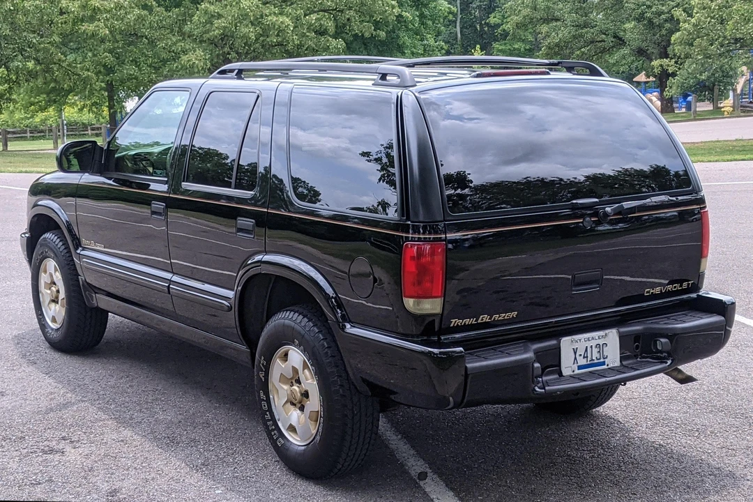 1999 Chevrolet S-10 Blazer 2nd Gen - Image 4 of 31