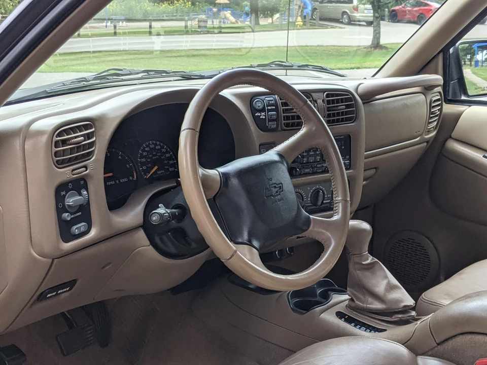 1999 Chevrolet S-10 Blazer 2nd Gen - Image 17 of 31