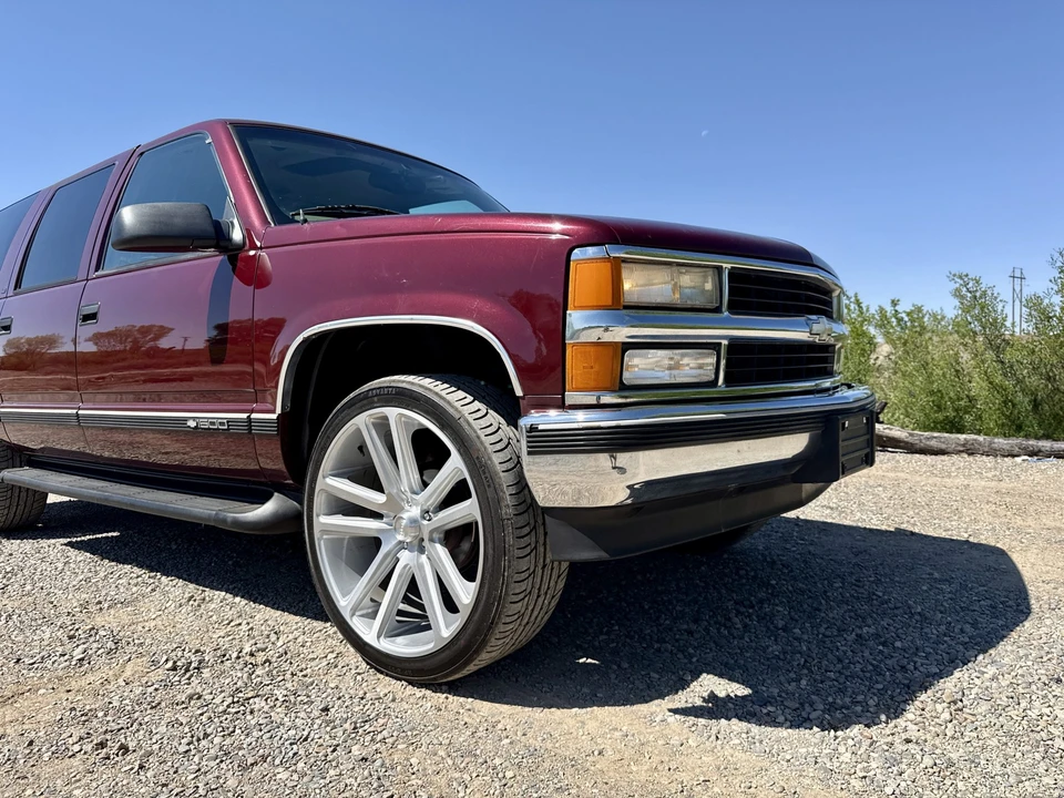 1999 Chevrolet Suburban - Image 29 of 31