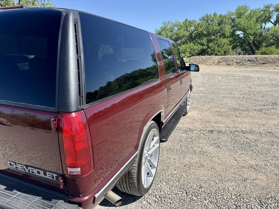 1999 Chevrolet Suburban - Image 22 of 31
