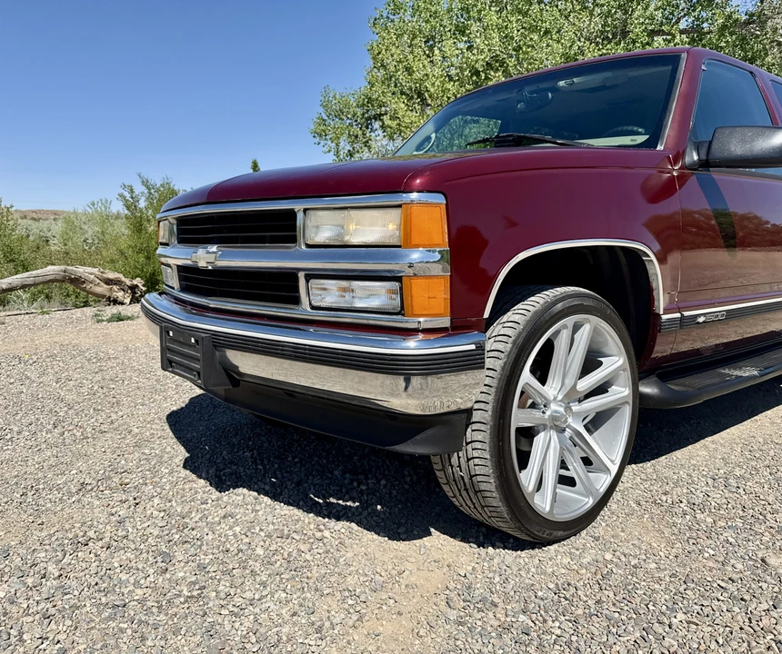 1999 Chevrolet Suburban - Image 18 of 31