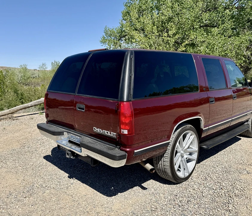 1999 Chevrolet Suburban - Image 24 of 31