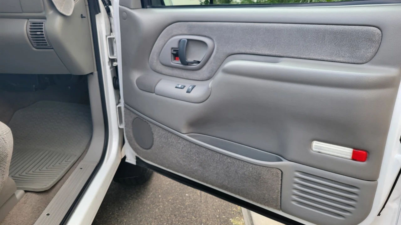 1999 Chevrolet C/K 4th Gen - Image 17 of 21