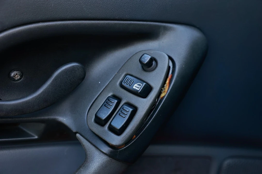 1999 Chevrolet Camaro 4th Gen - Image 13 of 21