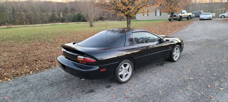 1999 Chevrolet - Image 2 of 8