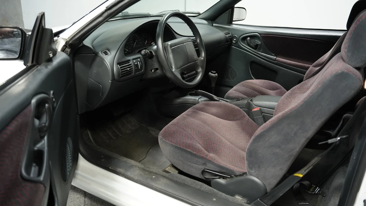 1999 Chevrolet Cavalier - Image 4 of 12