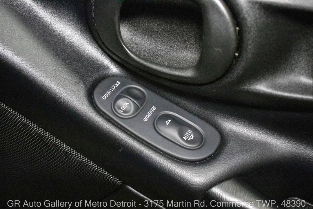 1999 Chevrolet Corvette - Image 9 of 31