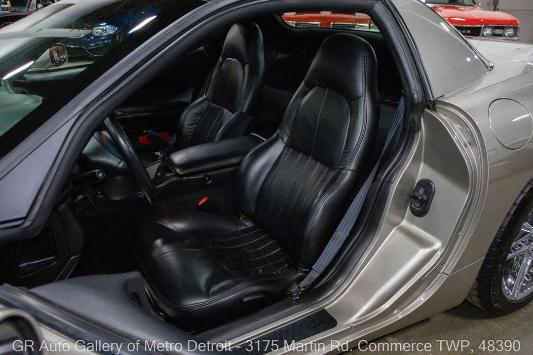 1999 Chevrolet Corvette - Image 14 of 31