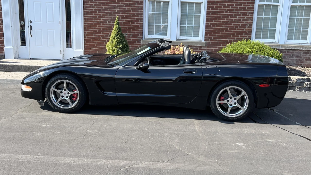 1999 Chevrolet Corvette C5 - Image 2 of 10