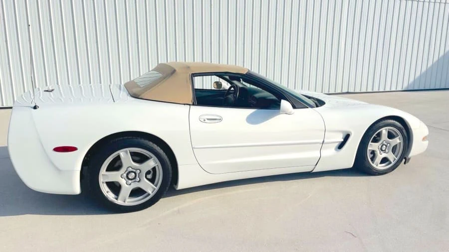 1999 Chevrolet Corvette C5 - Image 2 of 19