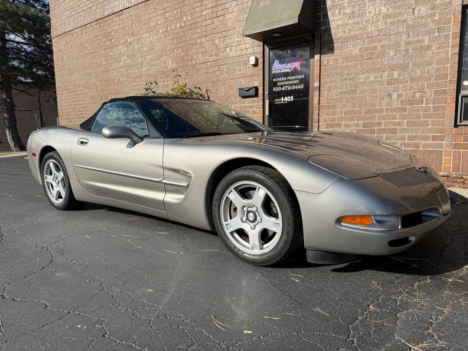 1999 Chevrolet - Image 12 of 31