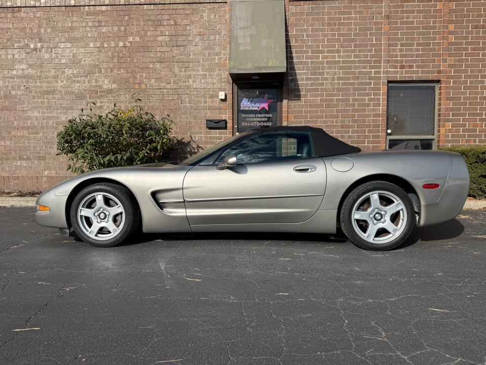 1999 Chevrolet - Image 3 of 31