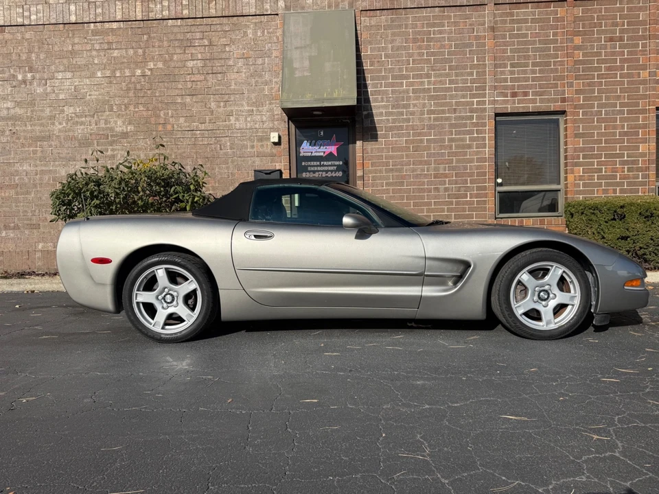 1999 Chevrolet - Image 11 of 31