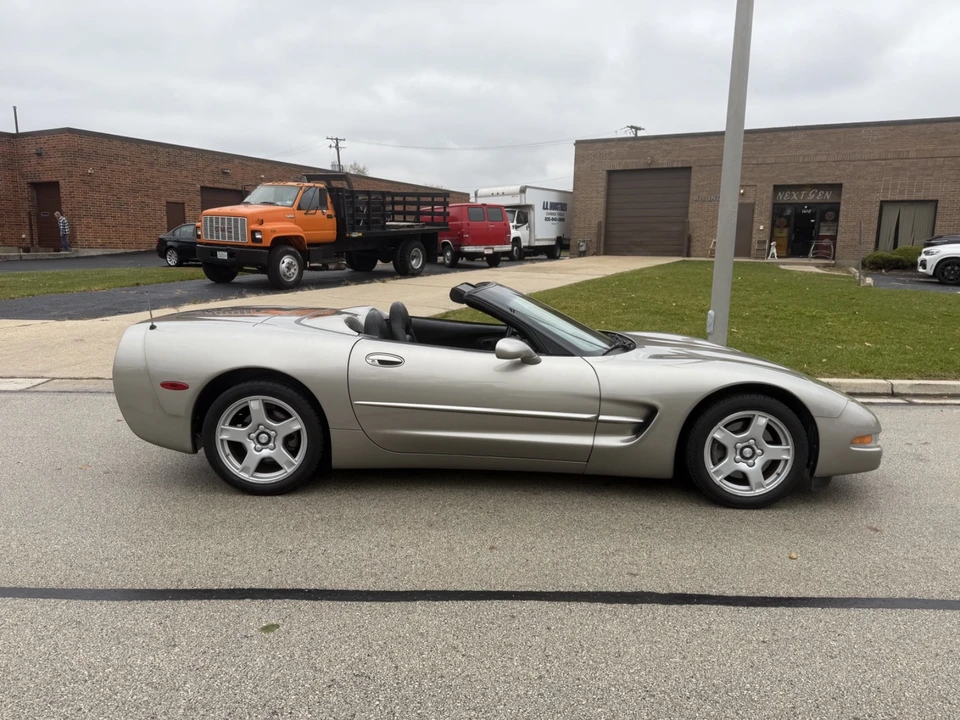 1999 Chevrolet - Image 18 of 31
