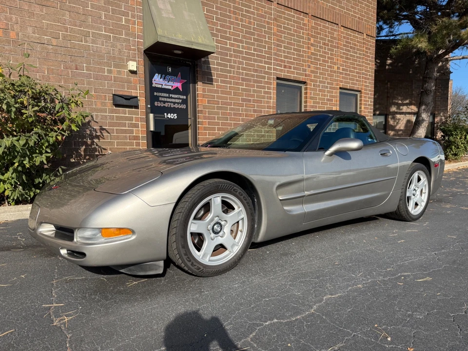 1999 Chevrolet - Image 2 of 31