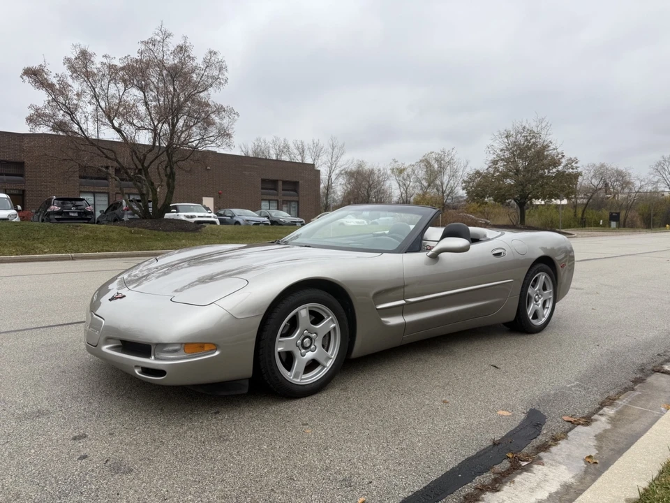 1999 Chevrolet - Image 15 of 31