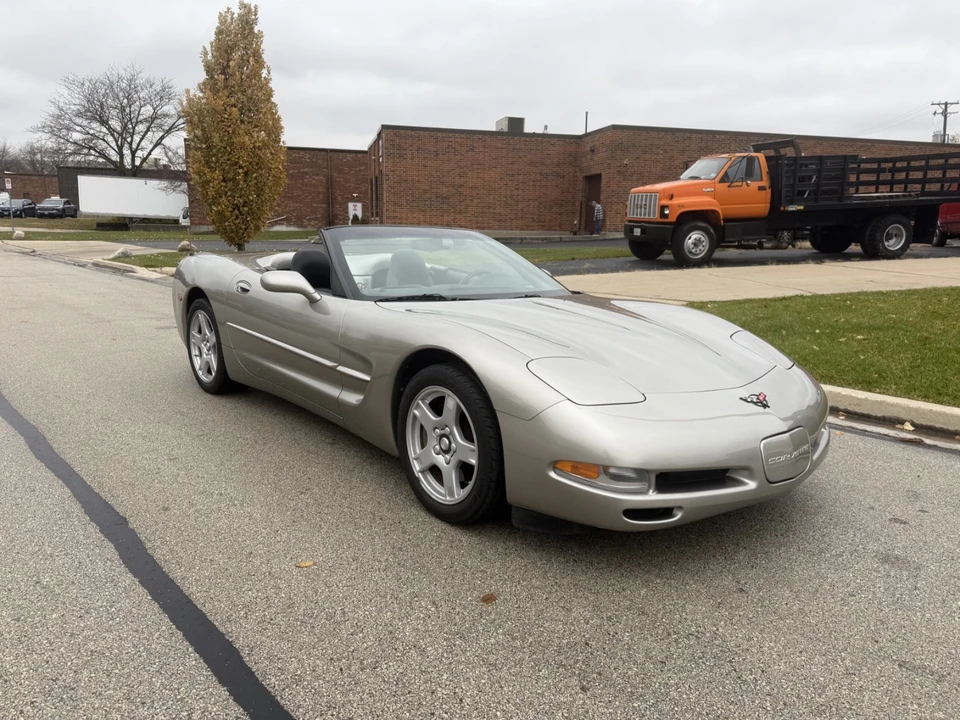 1999 Chevrolet - Image 17 of 31