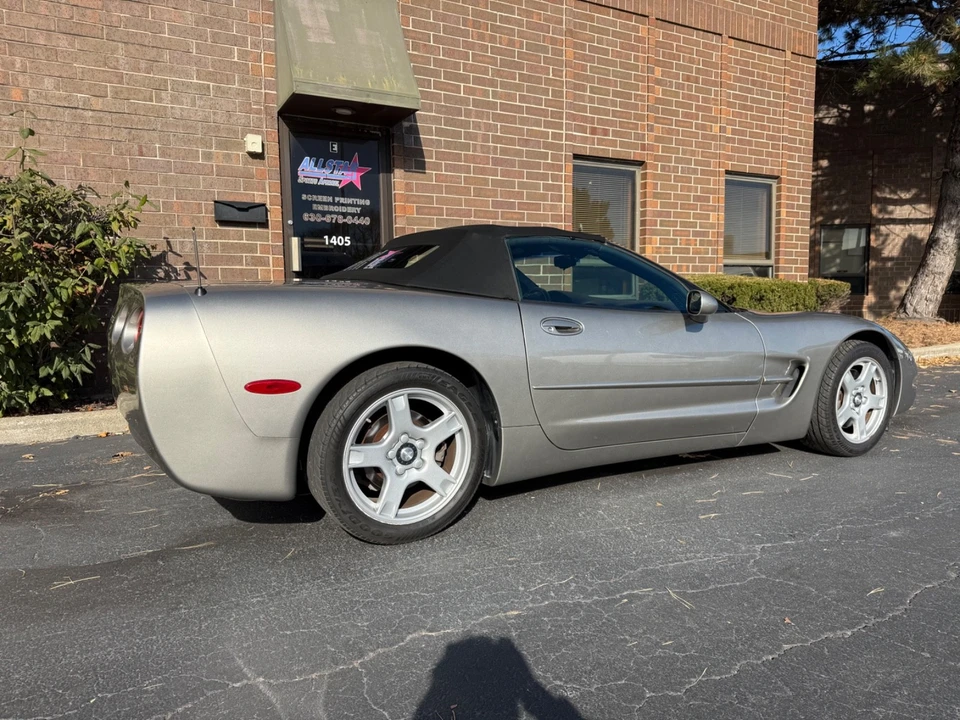 1999 Chevrolet - Image 10 of 31