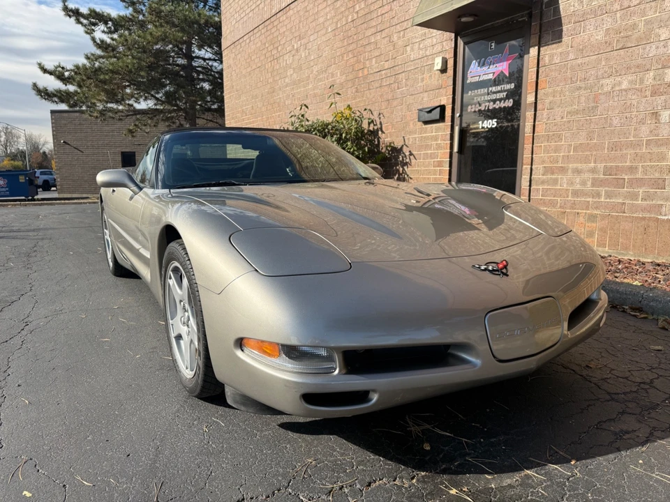 1999 Chevrolet - Image 13 of 31