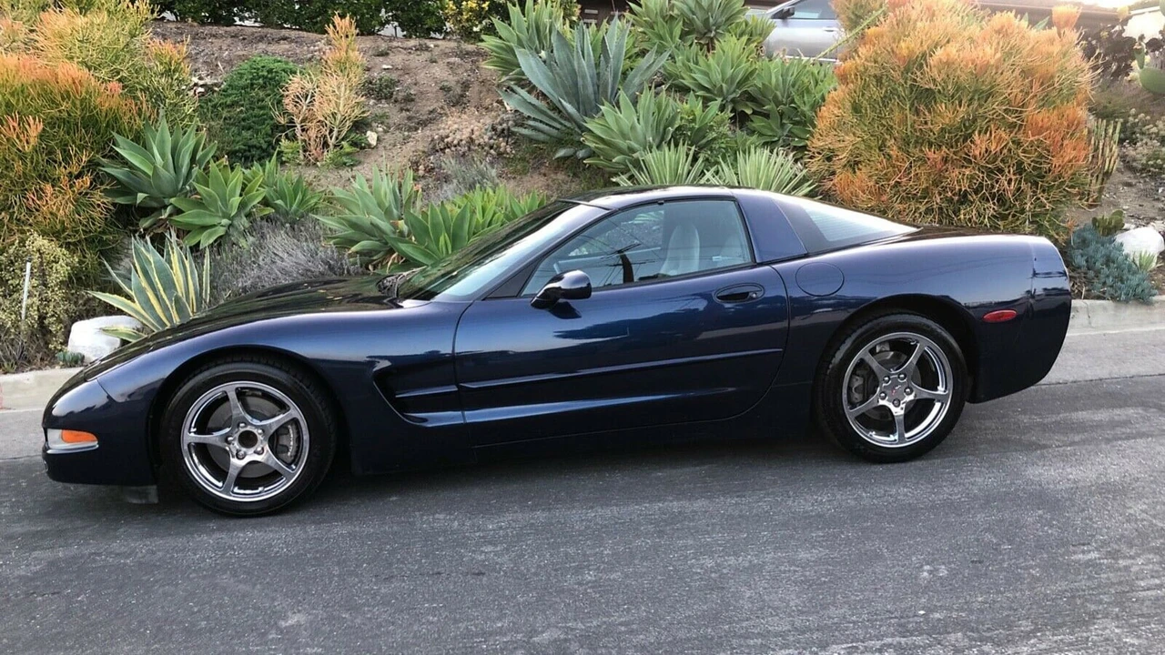 1999 Chevrolet Corvette C5 - Image 2 of 18