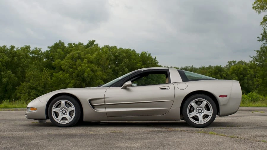 1999 Chevrolet Corvette C5 - Image 2 of 12