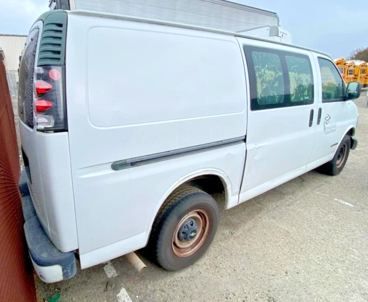 1999 Chevrolet Express - Image 4 of 19