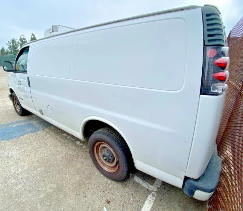 1999 Chevrolet Express - Image 3 of 19
