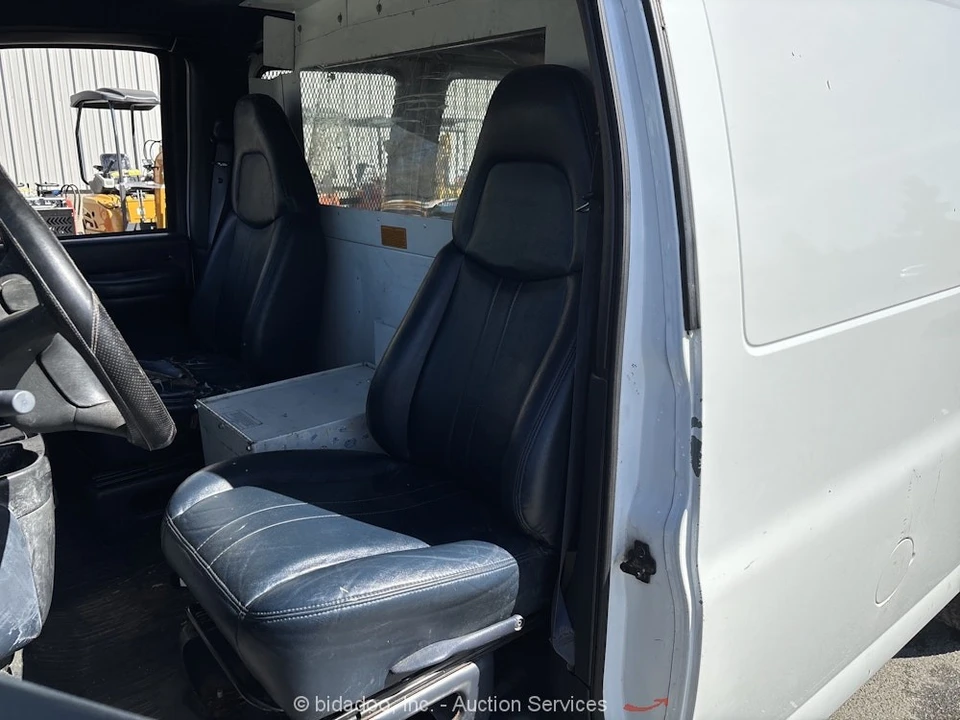 1999 Chevrolet Express - Image 11 of 12