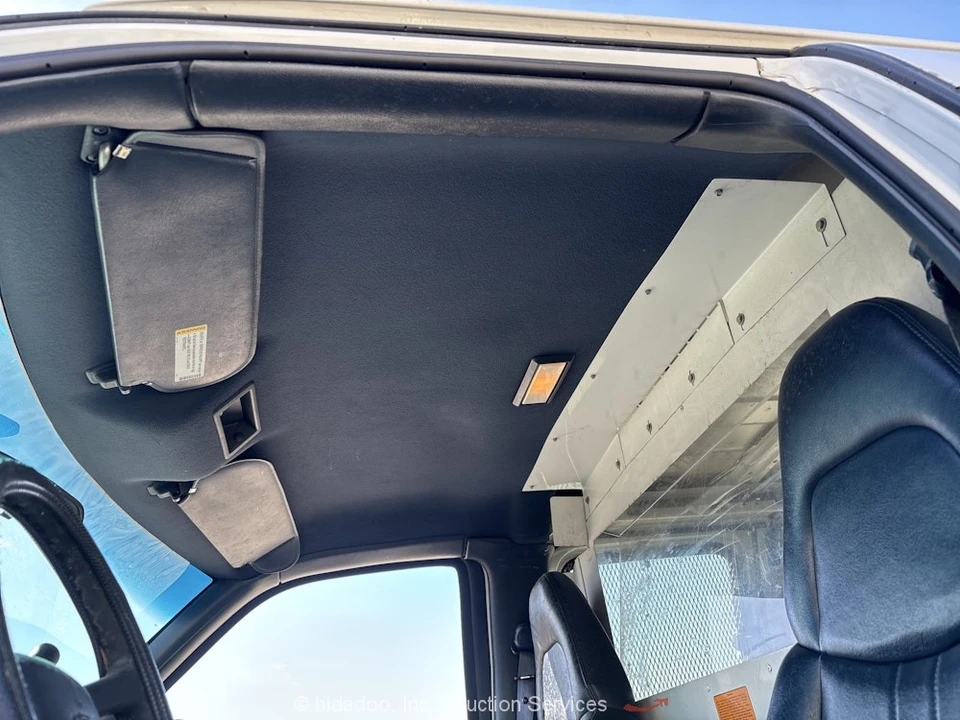 1999 Chevrolet Express - Image 10 of 12