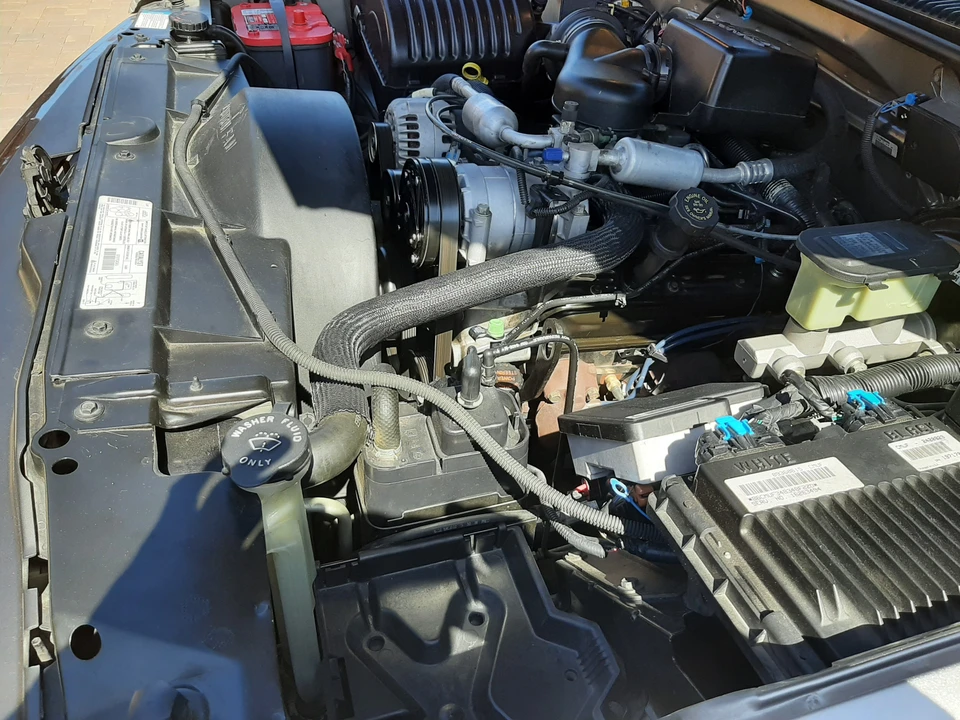 1999 Chevrolet Suburban 8th Gen - Image 16 of 17
