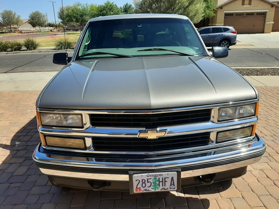 1999 Chevrolet Suburban 8th Gen - Image 4 of 17