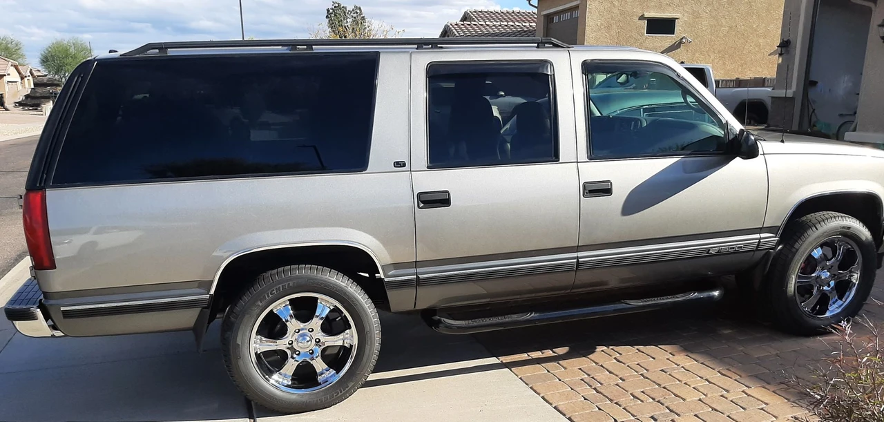1999 Chevrolet Suburban 8th Gen - Image 5 of 17