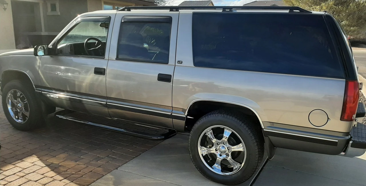 1999 Chevrolet Suburban 8th Gen - Image 6 of 17