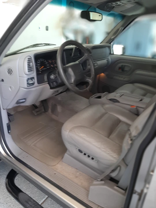 1999 Chevrolet Suburban 8th Gen - Image 10 of 17