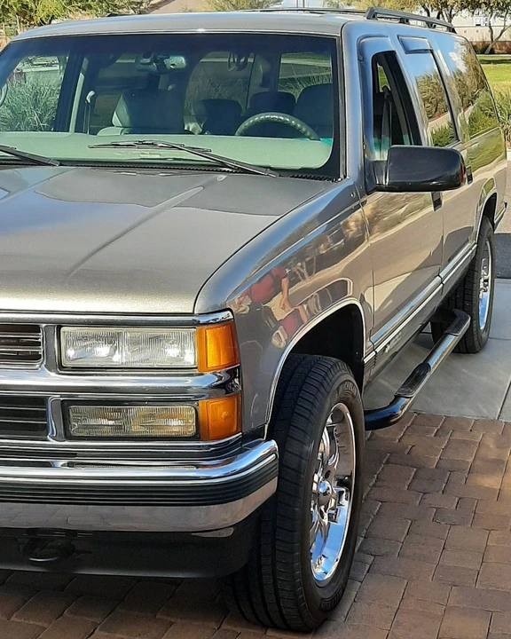 1999 Chevrolet Suburban 8th Gen - Image 3 of 17