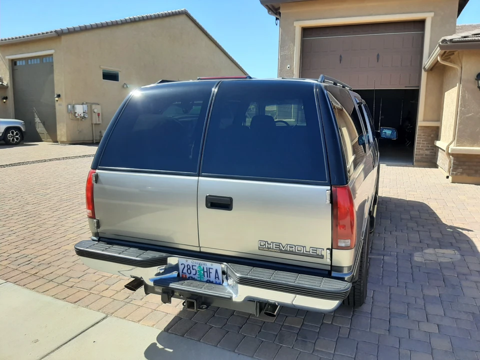 1999 Chevrolet Suburban 8th Gen - Image 7 of 17