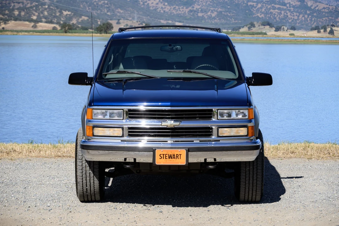 1999 Chevrolet Suburban 8th Gen - Image 4 of 31