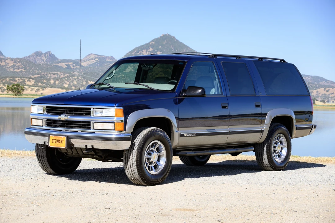 1999 Chevrolet Suburban 8th Gen - Image 3 of 31