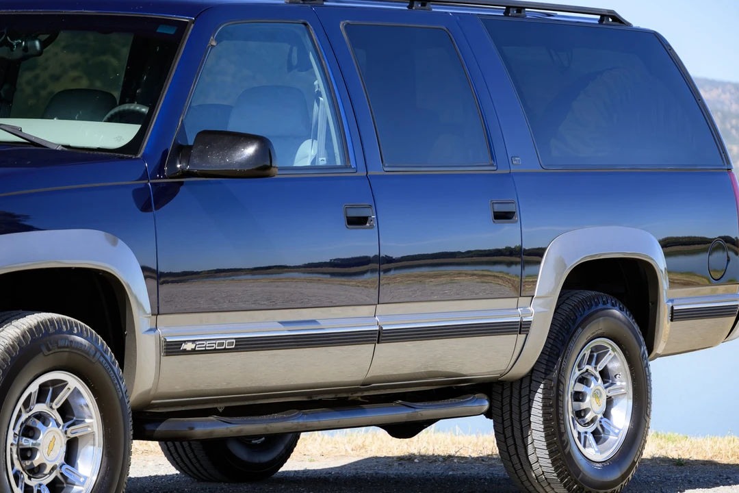 1999 Chevrolet Suburban 8th Gen - Image 27 of 31