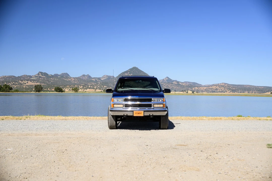 1999 Chevrolet Suburban 8th Gen - Image 8 of 31